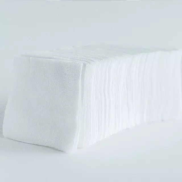 Tampone di garza di cotone multiformato non sterile per la cura delle ferite cliniche